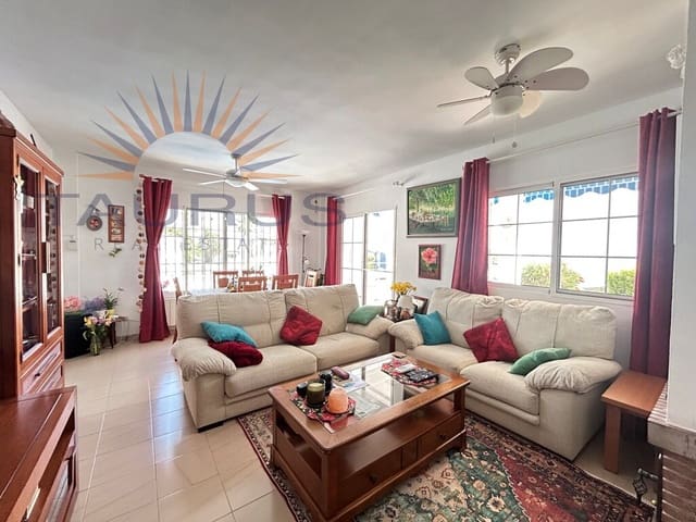 3 sypialnia Willa na sprzedaż w Caleta de Vélez, Vélez-Málaga z basenem garażem - 620 000 € (Ref: 9790958)