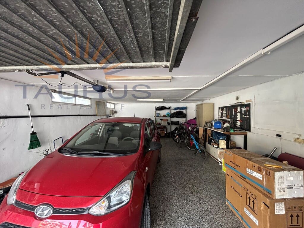 3 sypialnia Willa na sprzedaż w Caleta de Velez z basenem garażem - 620 000 € (Ref: 9790958)