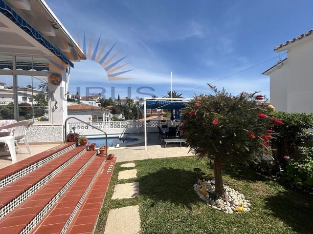 3 sypialnia Willa na sprzedaż w Caleta de Vélez, Vélez-Málaga z basenem garażem - 620 000 € (Ref: 9790958)