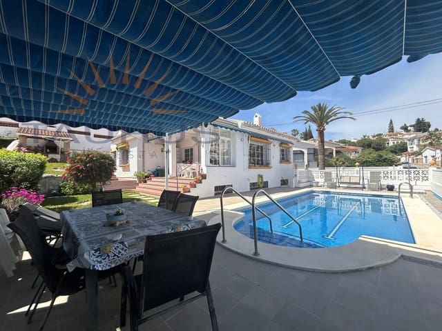 3 sypialnia Willa na sprzedaż w Caleta de Vélez, Vélez-Málaga z basenem garażem - 620 000 € (Ref: 9790958)