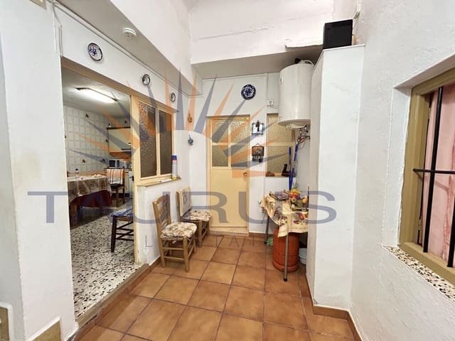 3 makuuhuone Omakotitalo myytävänä paikassa Comares mukana 
autotalli - 190 000 € (Ref: 9796865)