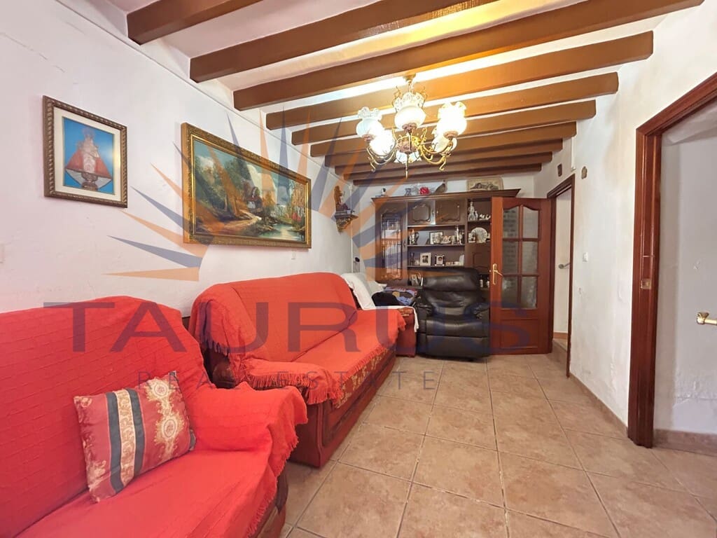 3 makuuhuone Omakotitalo myytävänä paikassa Comares mukana 
autotalli - 190 000 € (Ref: 9796865)