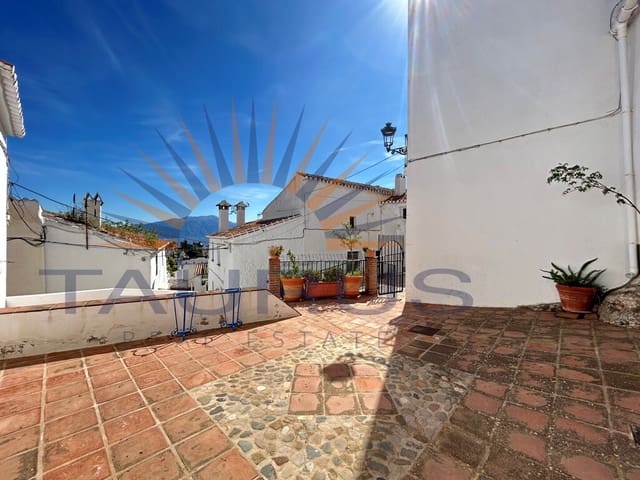 3 makuuhuone Omakotitalo myytävänä paikassa Comares mukana 
autotalli - 190 000 € (Ref: 9796865)