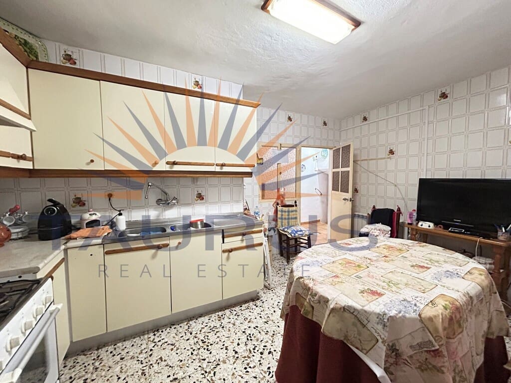 3 makuuhuone Omakotitalo myytävänä paikassa Comares mukana 
autotalli - 190 000 € (Ref: 9796865)