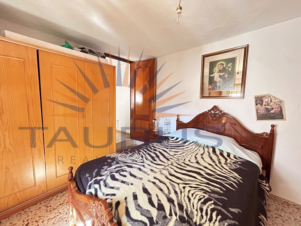 3 makuuhuone Omakotitalo myytävänä paikassa Comares mukana 
autotalli - 190 000 € (Ref: 9796865)