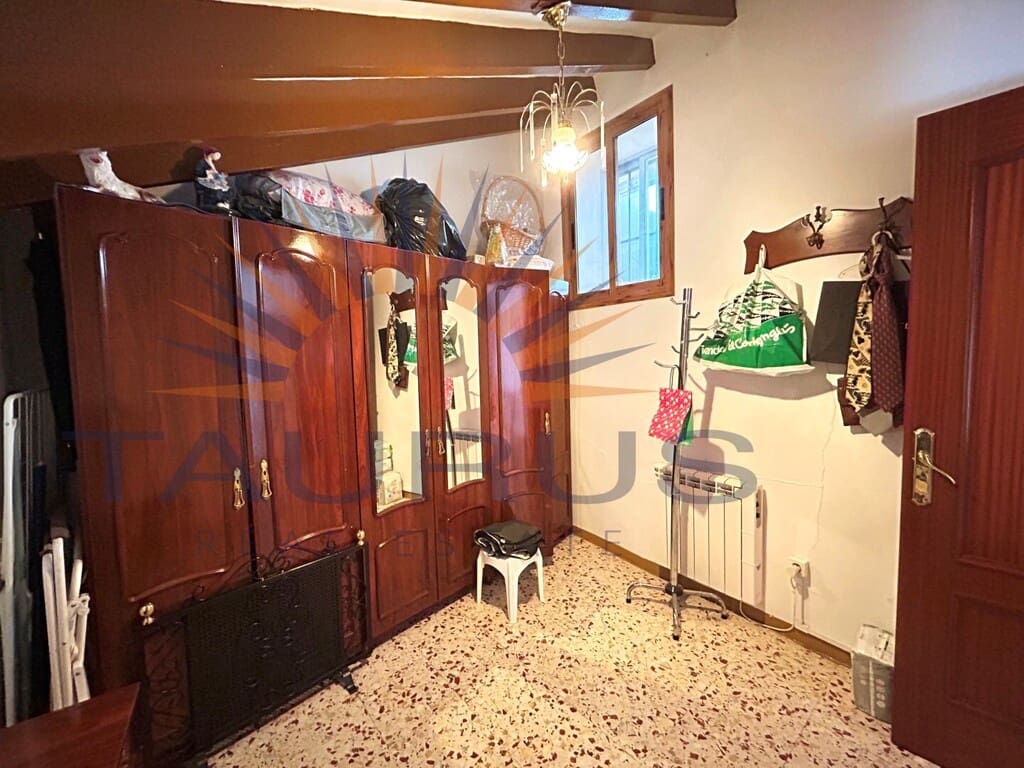 3 makuuhuone Omakotitalo myytävänä paikassa Comares mukana 
autotalli - 190 000 € (Ref: 9796865)