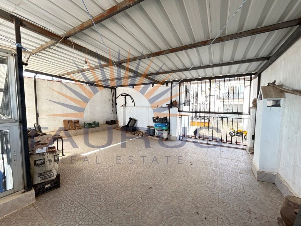 3 makuuhuone Omakotitalo myytävänä paikassa Comares mukana 
autotalli - 190 000 € (Ref: 9796865)