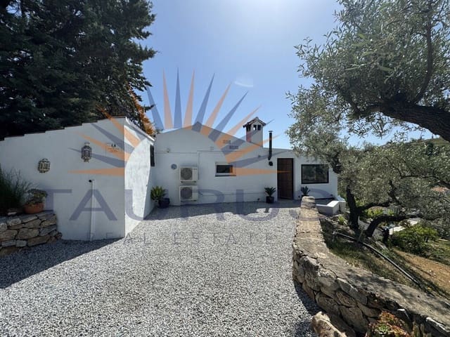Chalet de 3 habitaciones en Cómpeta en venta con piscina garaje - 485.000 € (Ref: 9804133)