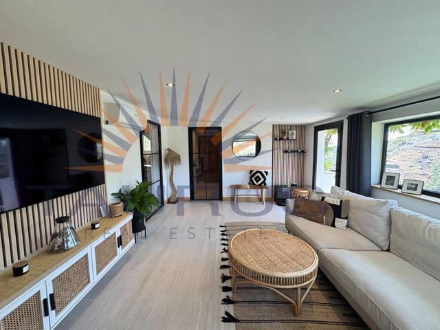 Chalet de 3 habitaciones en Cómpeta en venta con piscina - 485.000 € (Ref: 9804133)