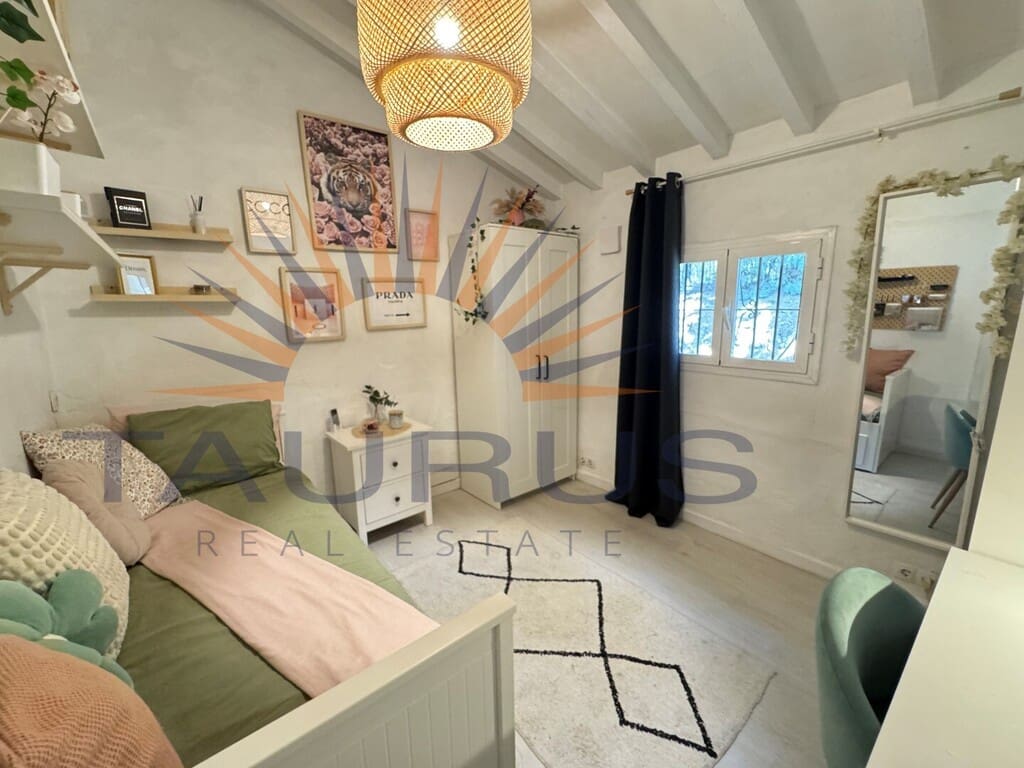 Chalet de 3 habitaciones en Cómpeta en venta con piscina - 485.000 € (Ref: 9804133)
