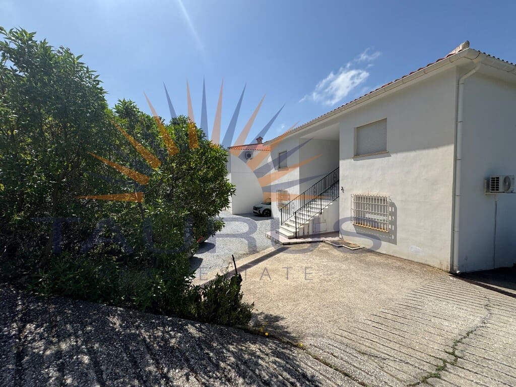 Apartamento de 2 habitaciones en Cómpeta en venta - 185.000 € (Ref: 9808170)