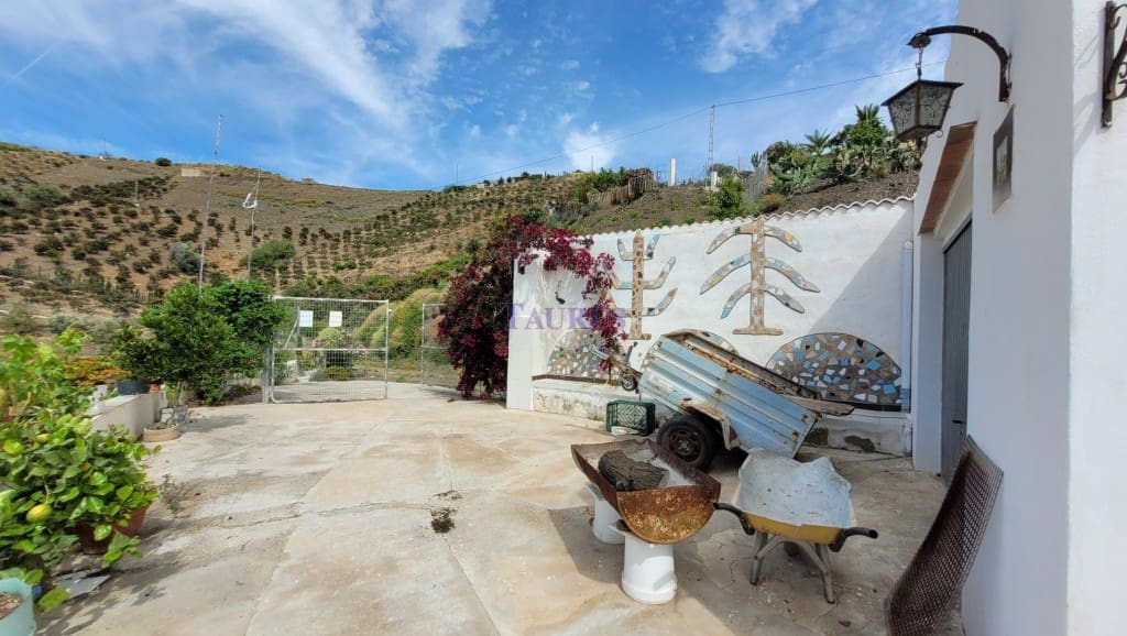 3 sovrum Finca/Hus på landet till salu i Iznate med garage - 270 000 € (Ref: 9808171)