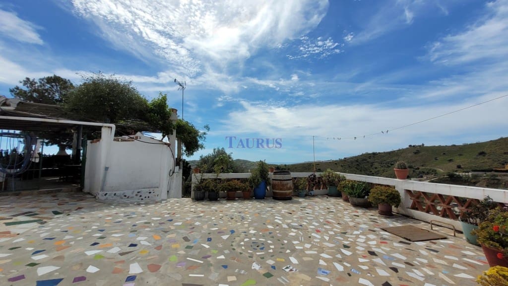 3 sovrum Finca/Hus på landet till salu i Iznate med garage - 270 000 € (Ref: 9808171)