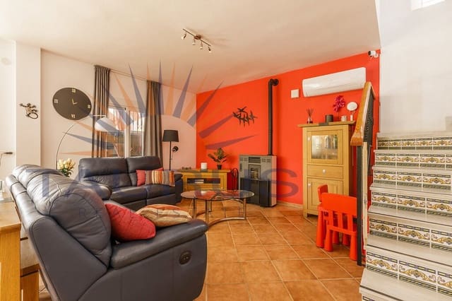 6 soveværelse Villa til salg i Sayalonga med swimmingpool garage - € 699.000 (Ref: 9822421)