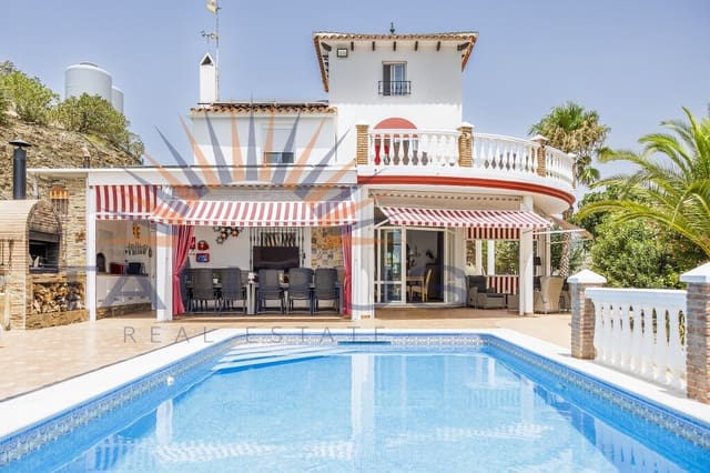 6 Zimmer Villa zu verkaufen in Sayalonga mit Pool Garage - 699.000 € (Ref: 9822421)