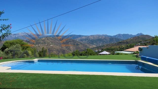 3 soveværelse Villa til salg i Torrox Pueblo, Torrox med swimmingpool - € 475.000 (Ref: 9831286)
