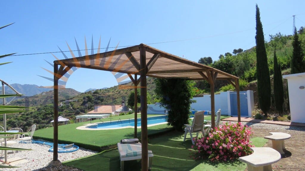 3 bedroom Villa for sale in Torrox with pool - € 475,000 (Ref: 9831286)