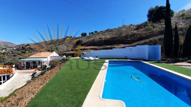 3 Zimmer Villa zu verkaufen in Torrox mit Pool - 475.000 € (Ref: 9831286)