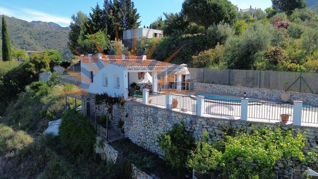 2 soveværelse Villa til salg i Torrox Pueblo, Torrox med swimmingpool - € 339.000 (Ref: 9836558)