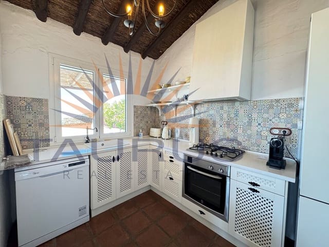 2 soverom Villa til salgs i Cómpeta med svømmebasseng garasje - € 379 000 (Ref: 9855361)