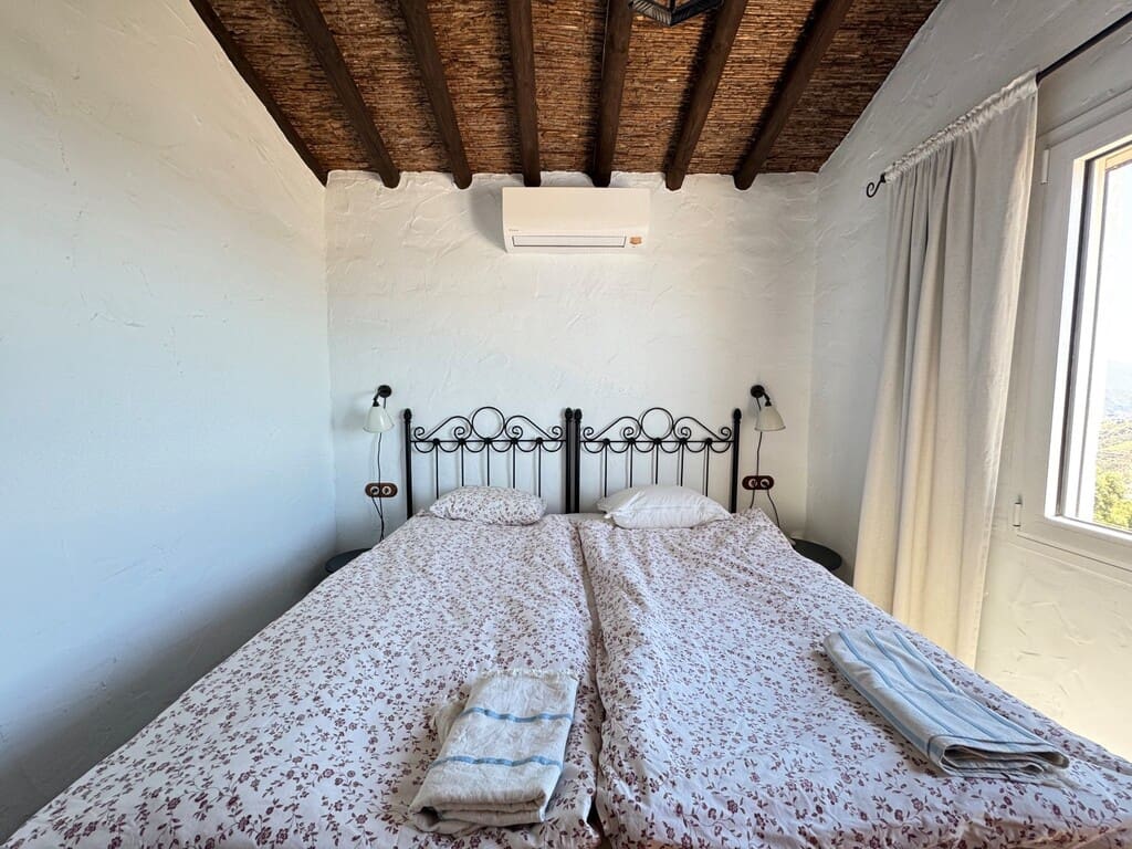 2 bedroom Villa for sale in Competa with pool garage - € 379,000 (Ref: 9855361)