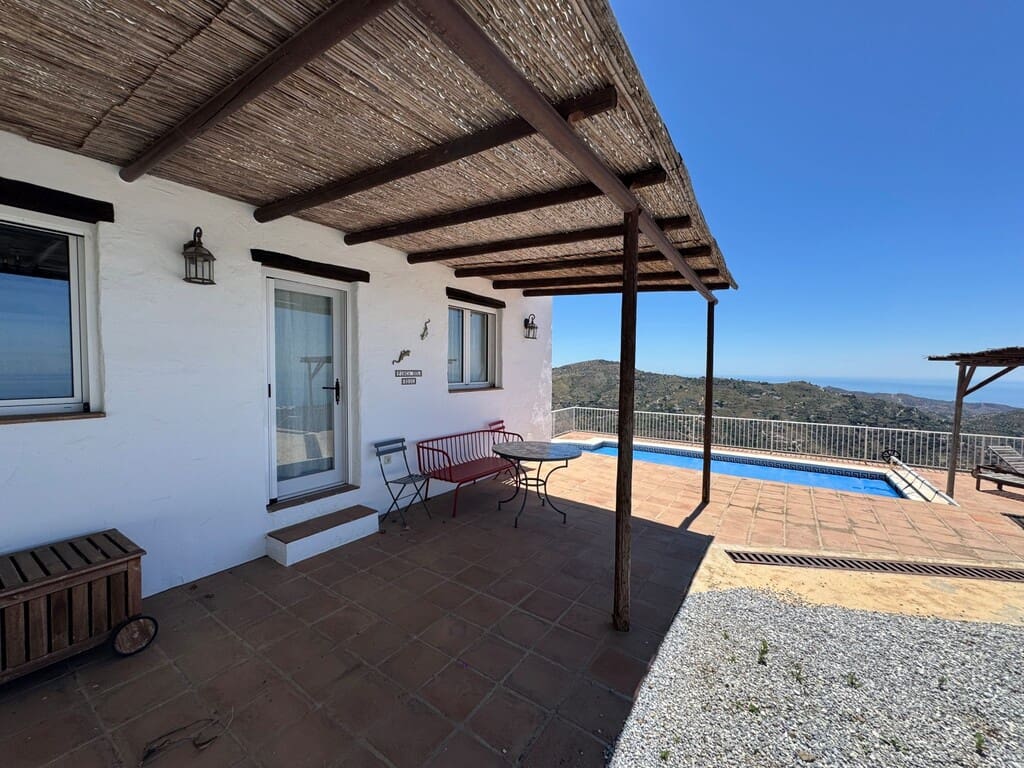 2 bedroom Villa for sale in Competa with pool garage - € 379,000 (Ref: 9855361)