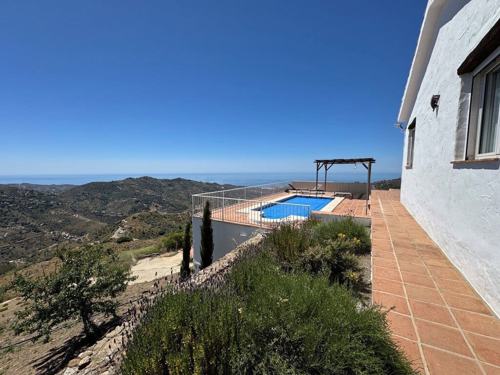 2 bedroom Villa for sale in Competa with pool garage - € 349,000 (Ref: 9855361)