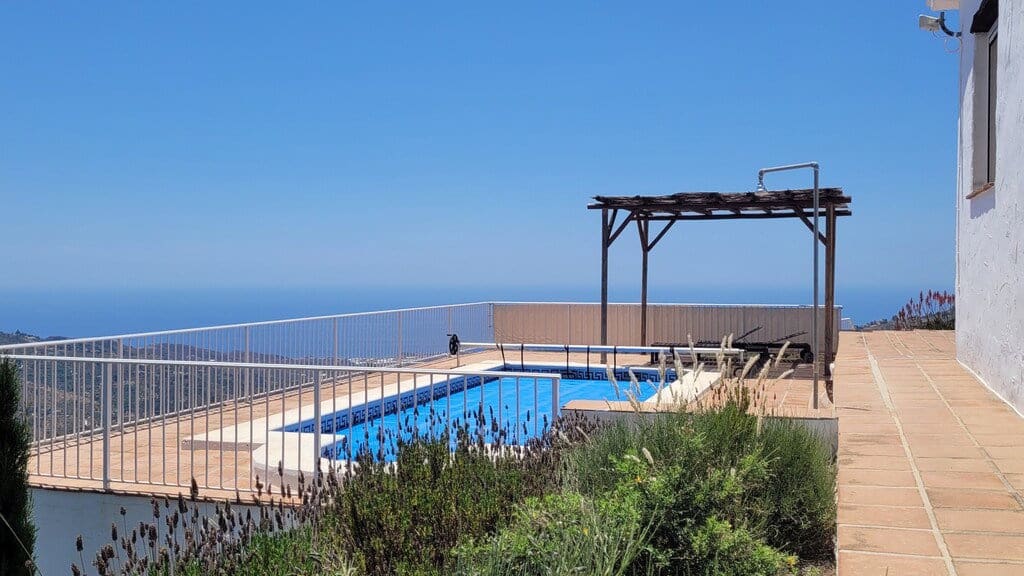 2 bedroom Villa for sale in Competa with pool garage - € 349,000 (Ref: 9855361)