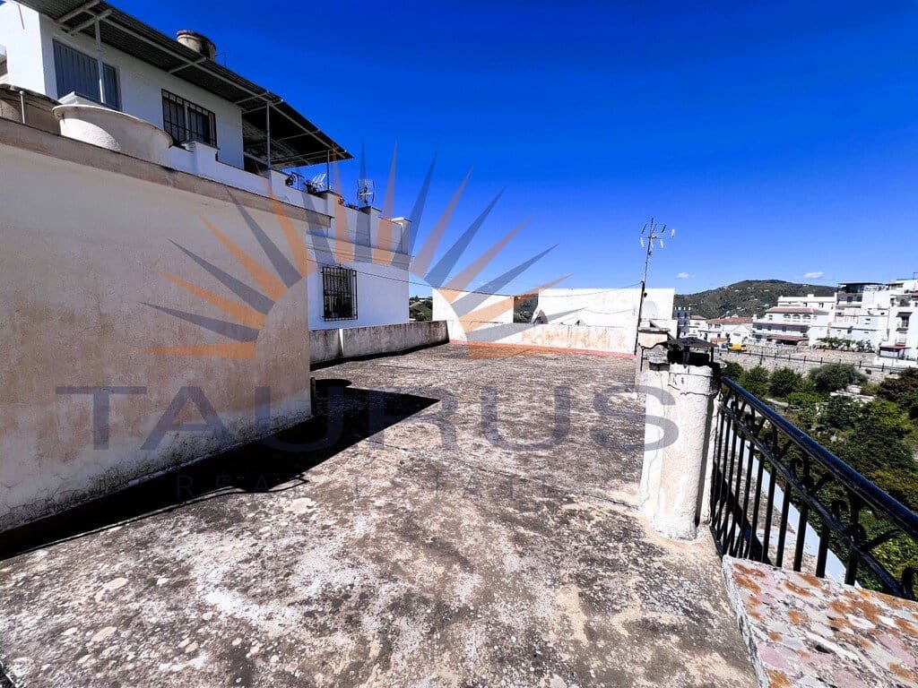 3 bedroom Townhouse for sale in Competa - € 160,000 (Ref: 9855362)