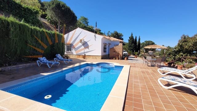 2 soveværelse Villa til salg i Sayalonga med swimmingpool - € 670.000 (Ref: 9859935)