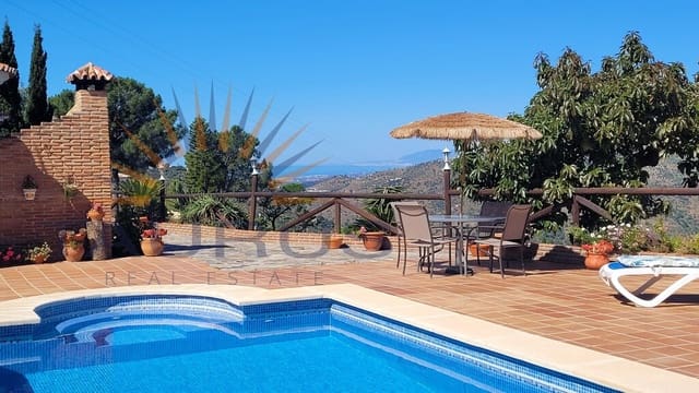 2 soverom Villa til salgs i Sayalonga med svømmebasseng - € 670 000 (Ref: 9859935)