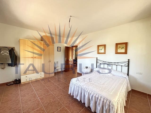 3 soverom Villa til salgs i Canillas de Aceituno med svømmebasseng garasje - € 265 000 (Ref: 9866917)
