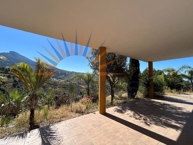 3 soverom Villa til salgs i Canillas de Aceituno med svømmebasseng garasje - € 265 000 (Ref: 9866917)