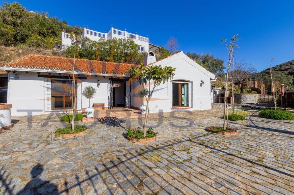 3 Zimmer Villa zu verkaufen in Arenas de Velez mit Pool - 430.000 € (Ref: 9875848)