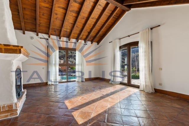 3 bedroom Villa for sale in Arenas with pool - € 430,000 (Ref: 9875848)