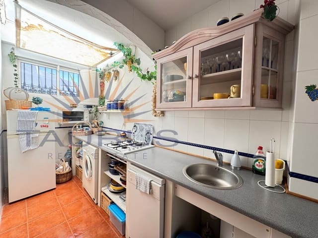 Casa de 3 habitaciones en Canillas de Albaida en venta - 149.000 € (Ref: 9880736)