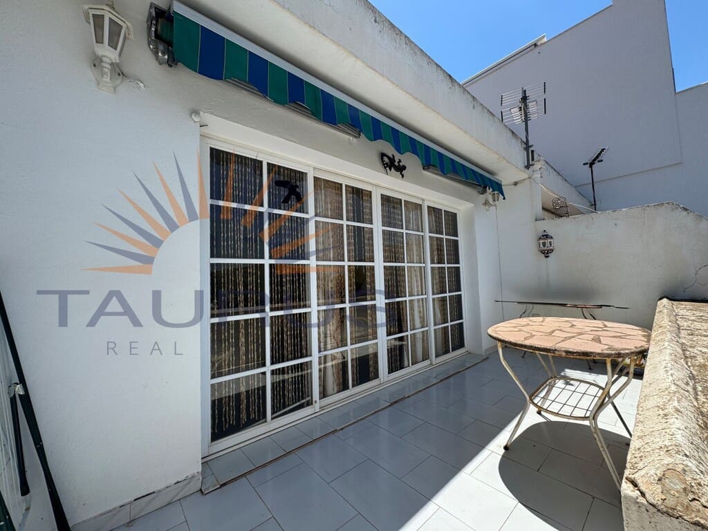 Casa de 3 habitaciones en Canillas de Albaida en venta - 149.000 € (Ref: 9880736)