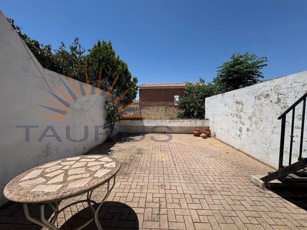 Casa de 3 habitaciones en Canillas de Albaida en venta - 149.000 € (Ref: 9880736)