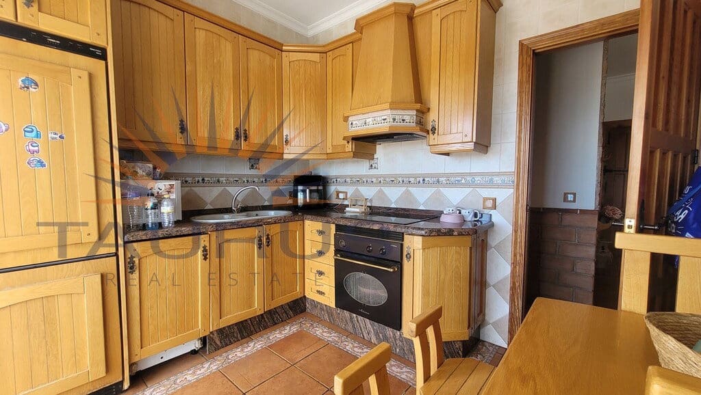 3 bedroom Townhouse for sale in Competa with pool garage - € 280,000 (Ref: 9884322)