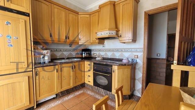 Casa de 3 habitaciones en Cómpeta en venta - 280.000 € (Ref: 9884322)