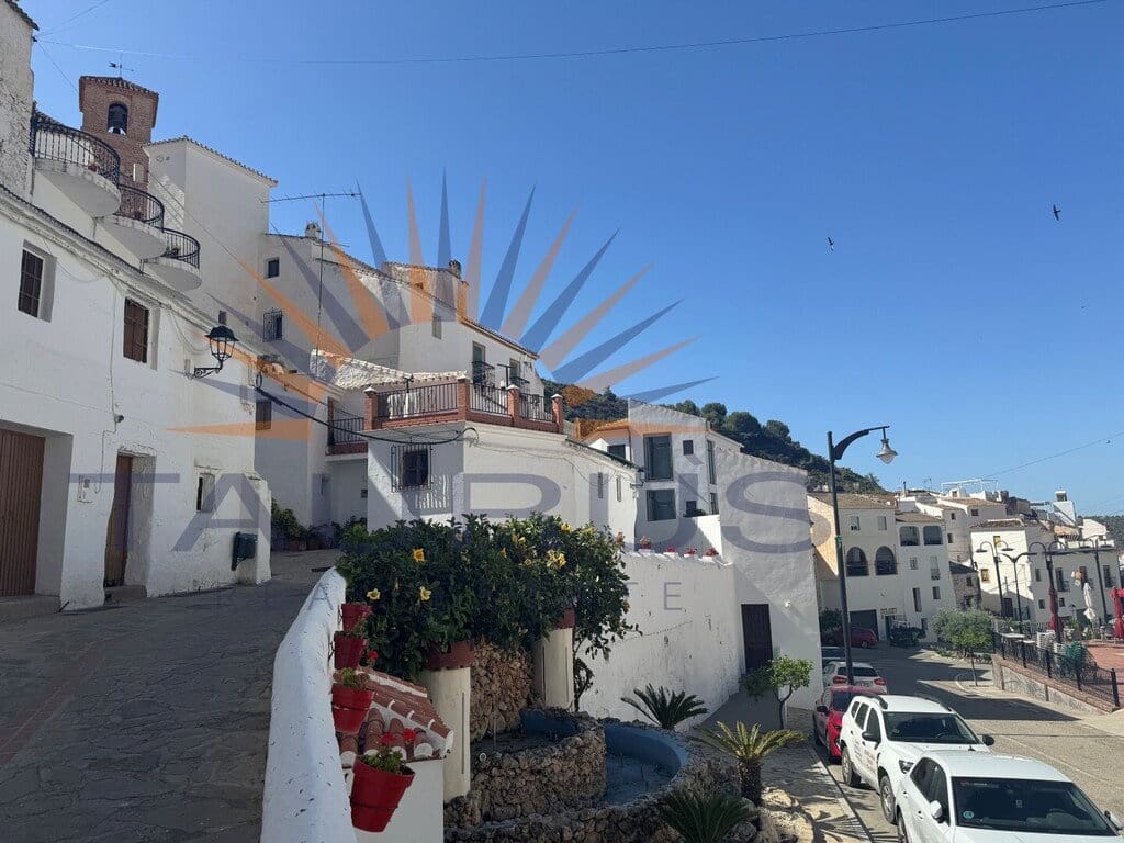1 bedroom Townhouse for sale in Salares - € 159,000 (Ref: 9890093)