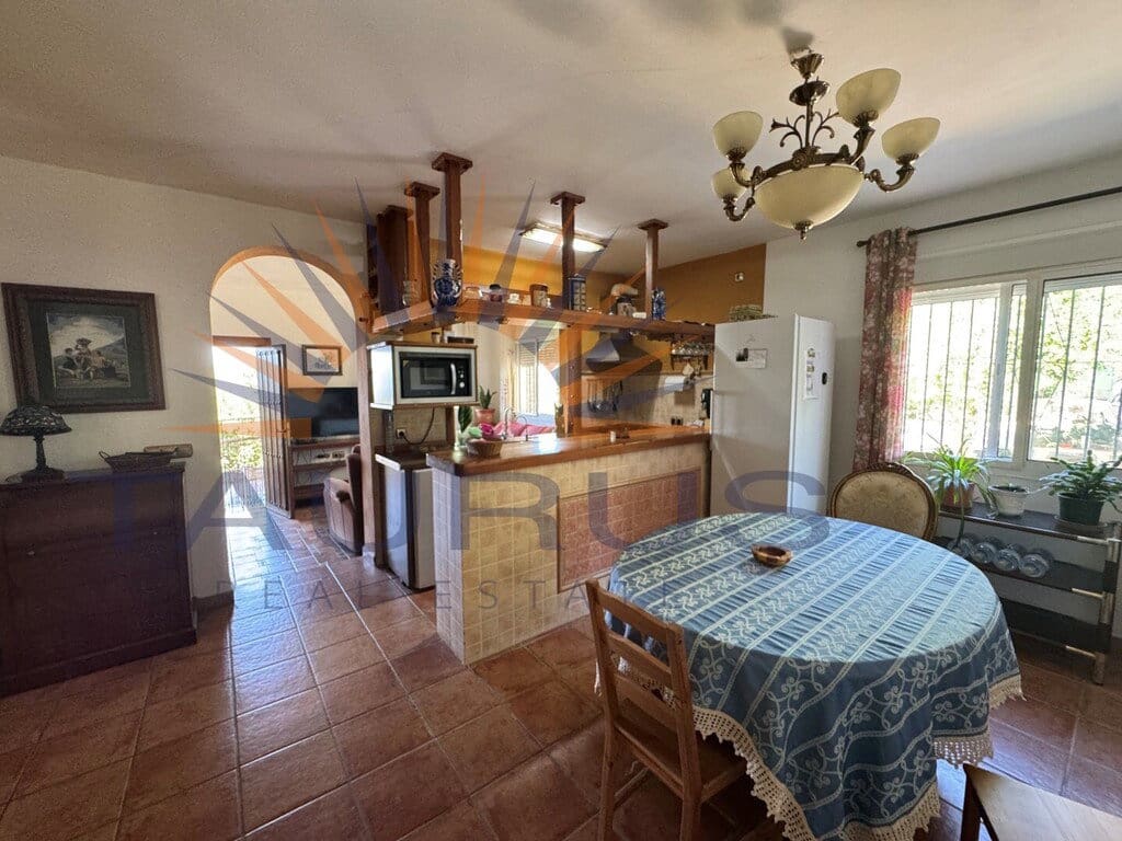 3 bedroom Villa for sale in Sayalonga with pool garage - € 365,000 (Ref: 9892004)