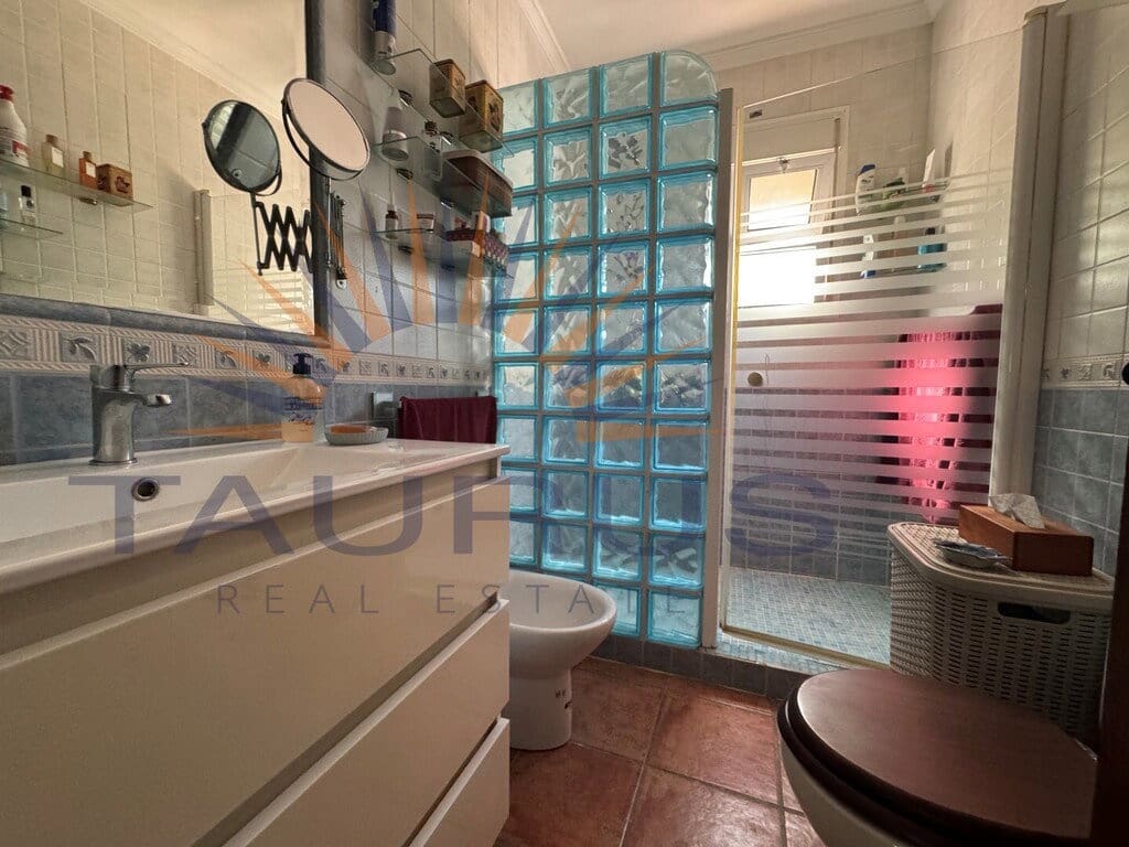 3 bedroom Villa for sale in Sayalonga with pool garage - € 365,000 (Ref: 9892004)