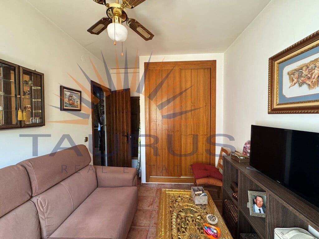 3 bedroom Villa for sale in Sayalonga with pool garage - € 365,000 (Ref: 9892004)