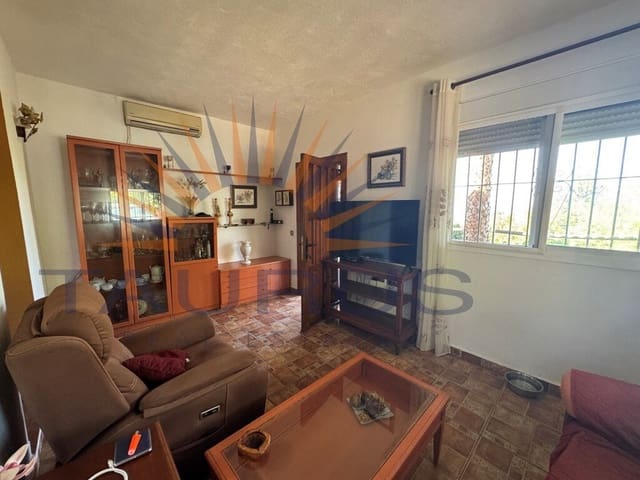 3 soveværelse Villa til salg i Sayalonga med swimmingpool garage - € 365.000 (Ref: 9892004)