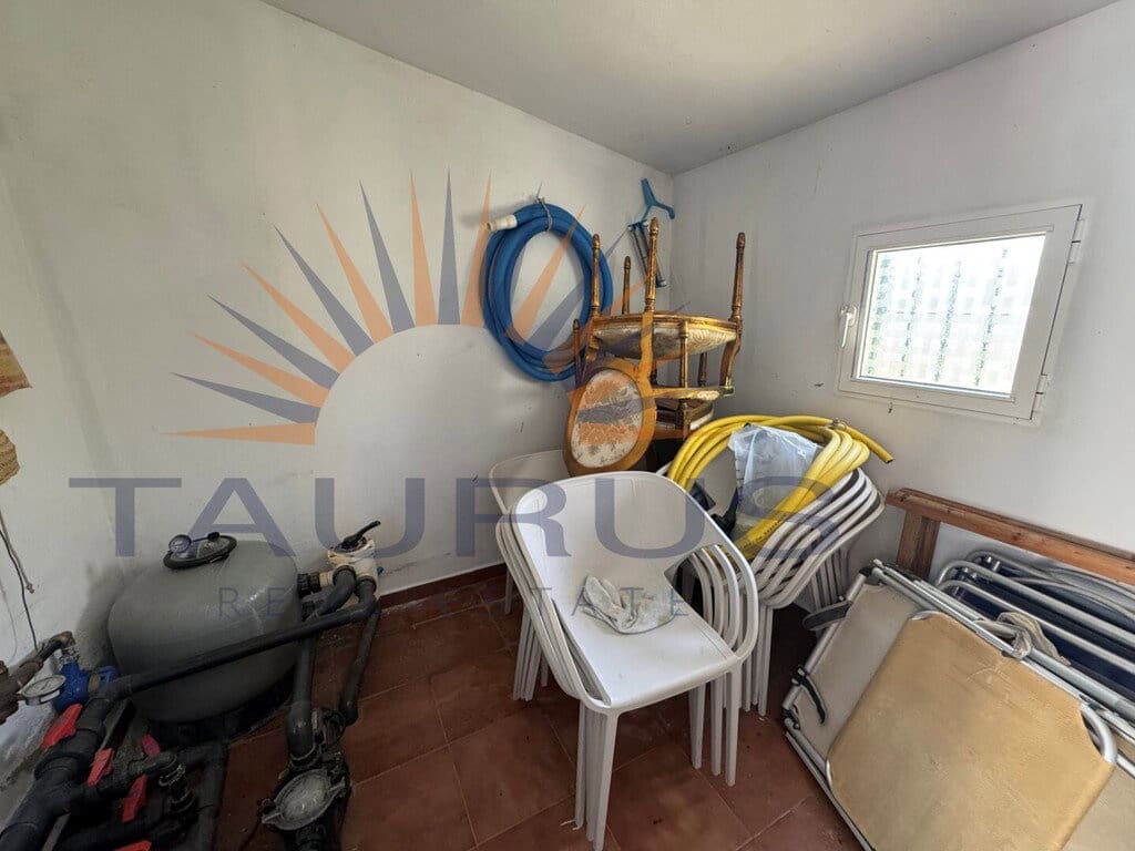 3 bedroom Villa for sale in Sayalonga with pool garage - € 365,000 (Ref: 9892004)
