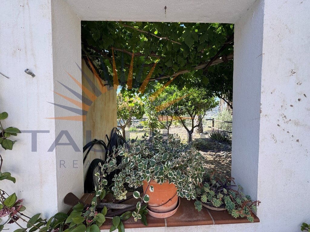 3 bedroom Villa for sale in Sayalonga with pool garage - € 365,000 (Ref: 9892004)
