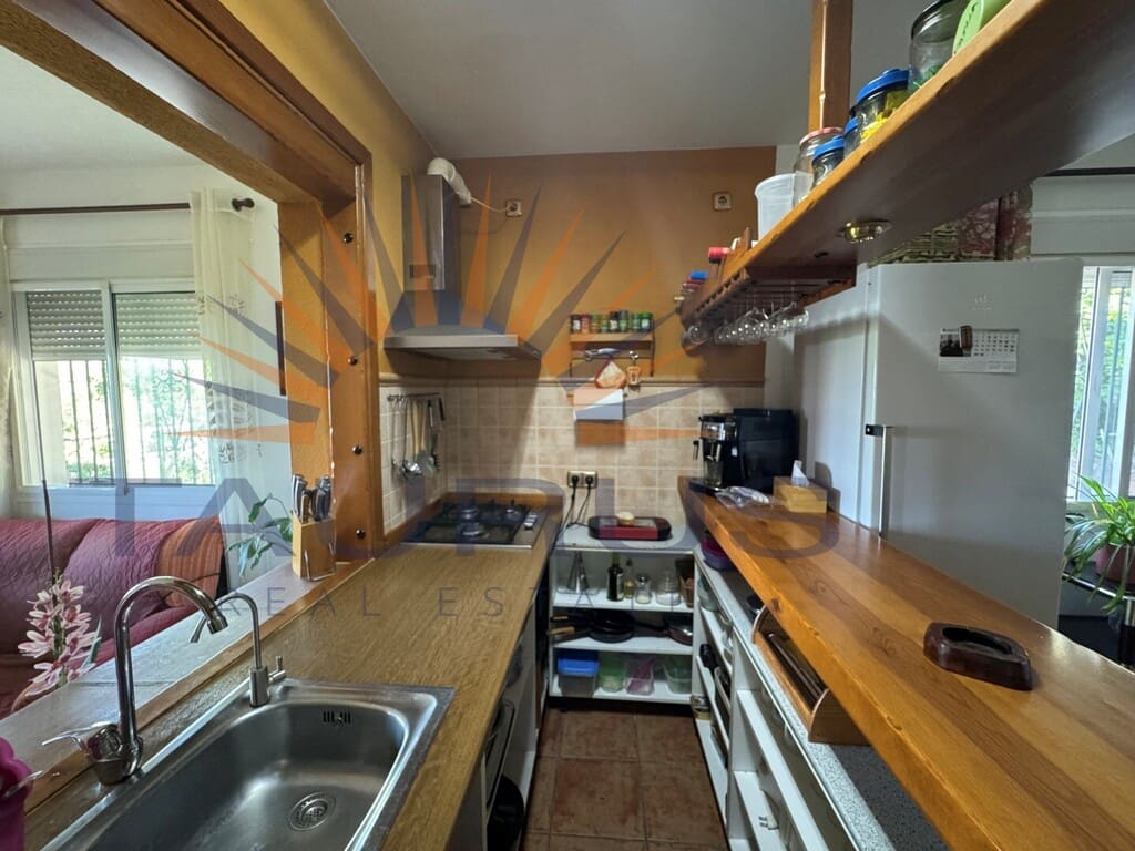 3 soverom Villa til salgs i Sayalonga med svømmebasseng - € 365 000 (Ref: 9892004)