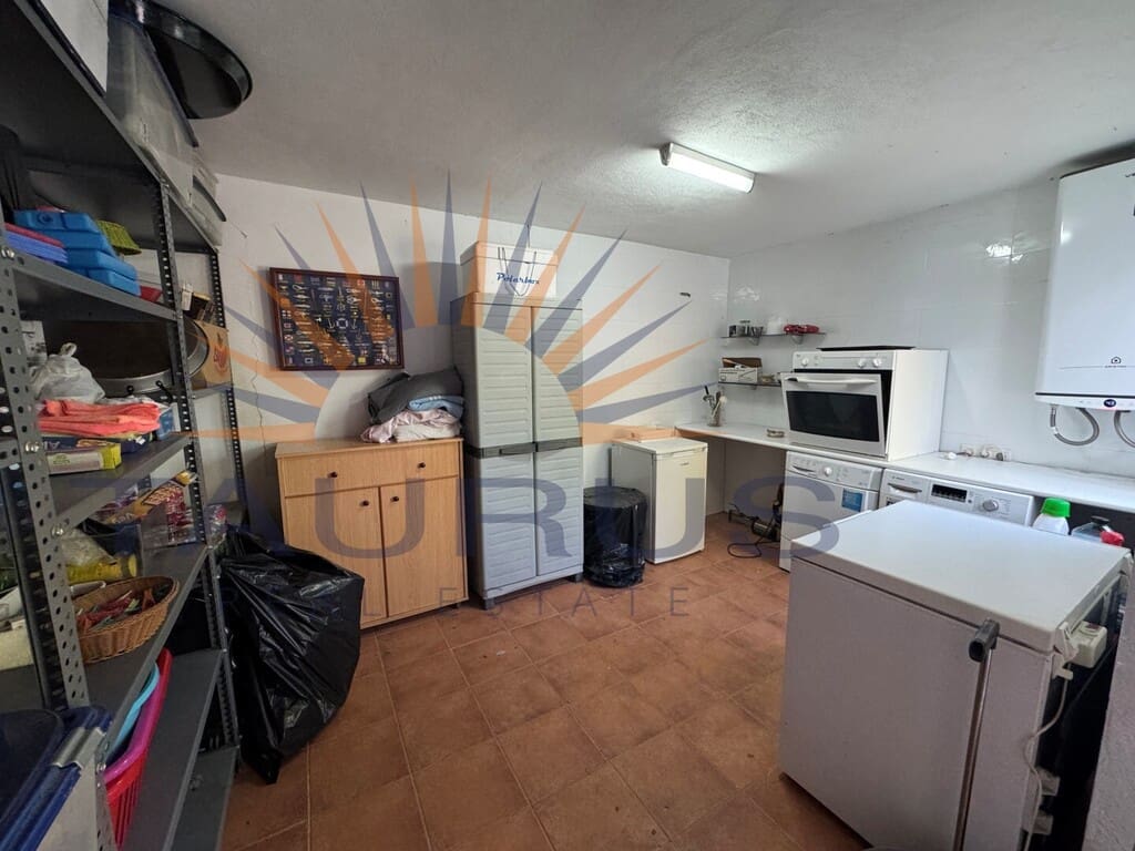3 soverom Villa til salgs i Sayalonga med svømmebasseng - € 365 000 (Ref: 9892004)