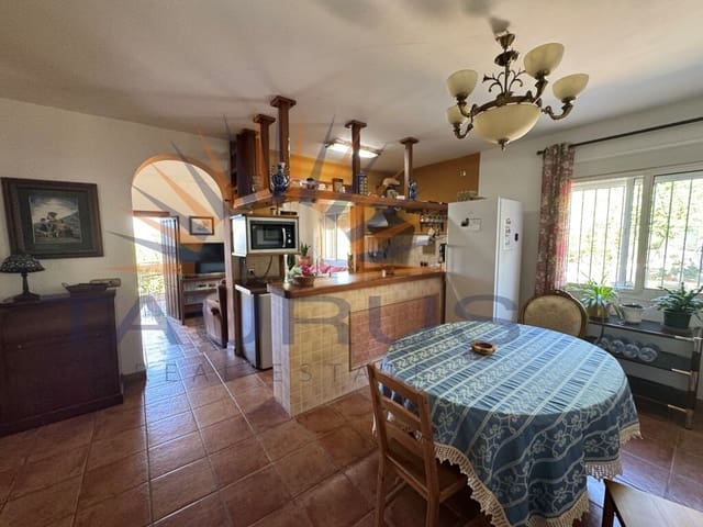 3 soverom Villa til salgs i Sayalonga med svømmebasseng - € 365 000 (Ref: 9892004)